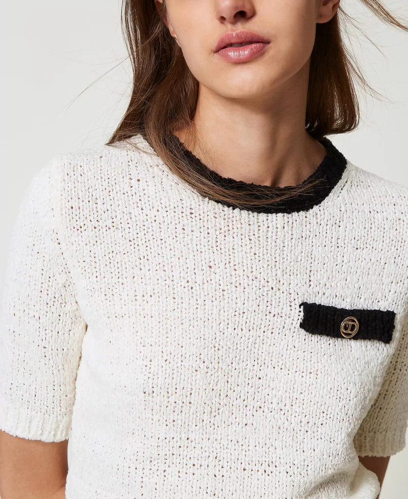 Cropped Jumper with Oval T Button - Bicolour "Snow" White / Black