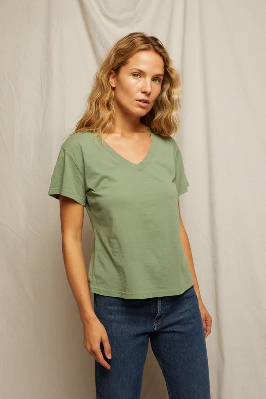 Hendrix Crispy Lightweight Cotton Boxy V Neck Tee - Aloe