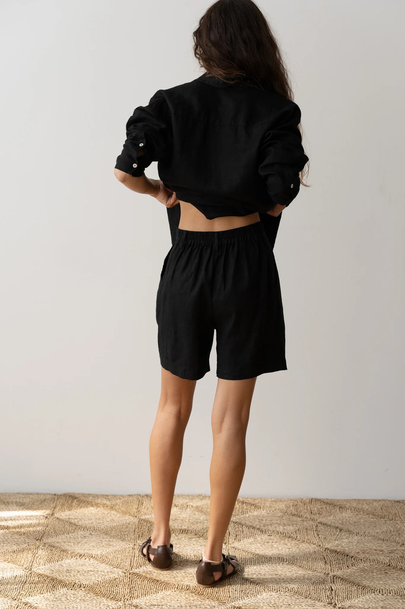 The Linen Pleated Short - Jet