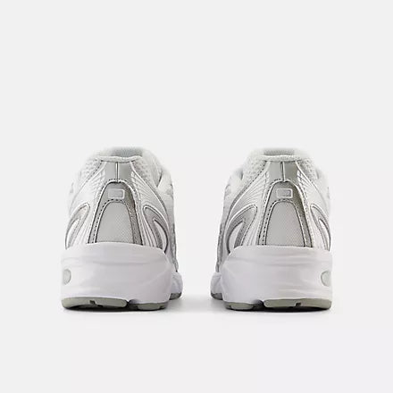 U740WM2 - White with Silver Metallic and Reflection