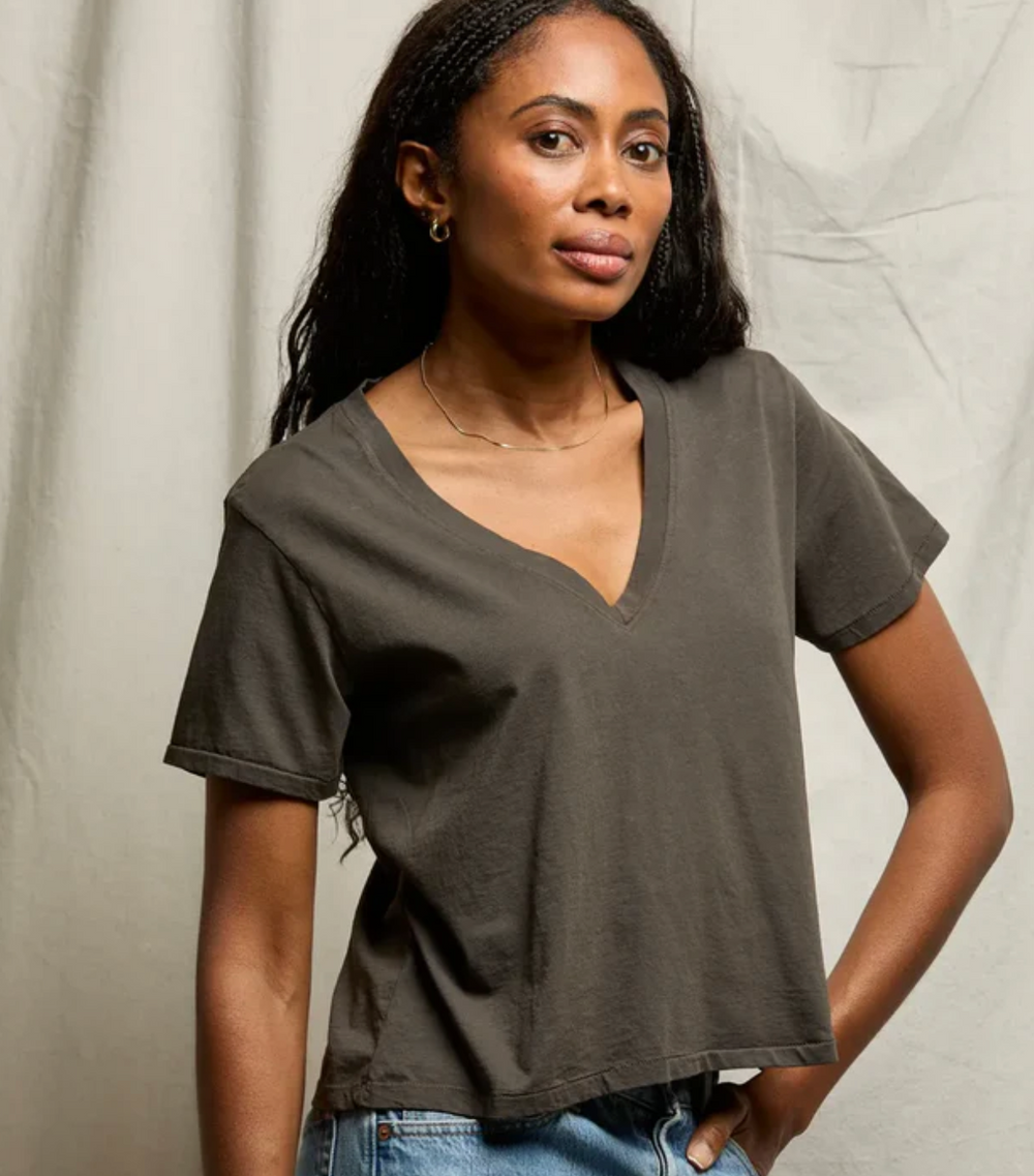 Beckett Crispy Cotton V-Neck Tee - Vintage Black