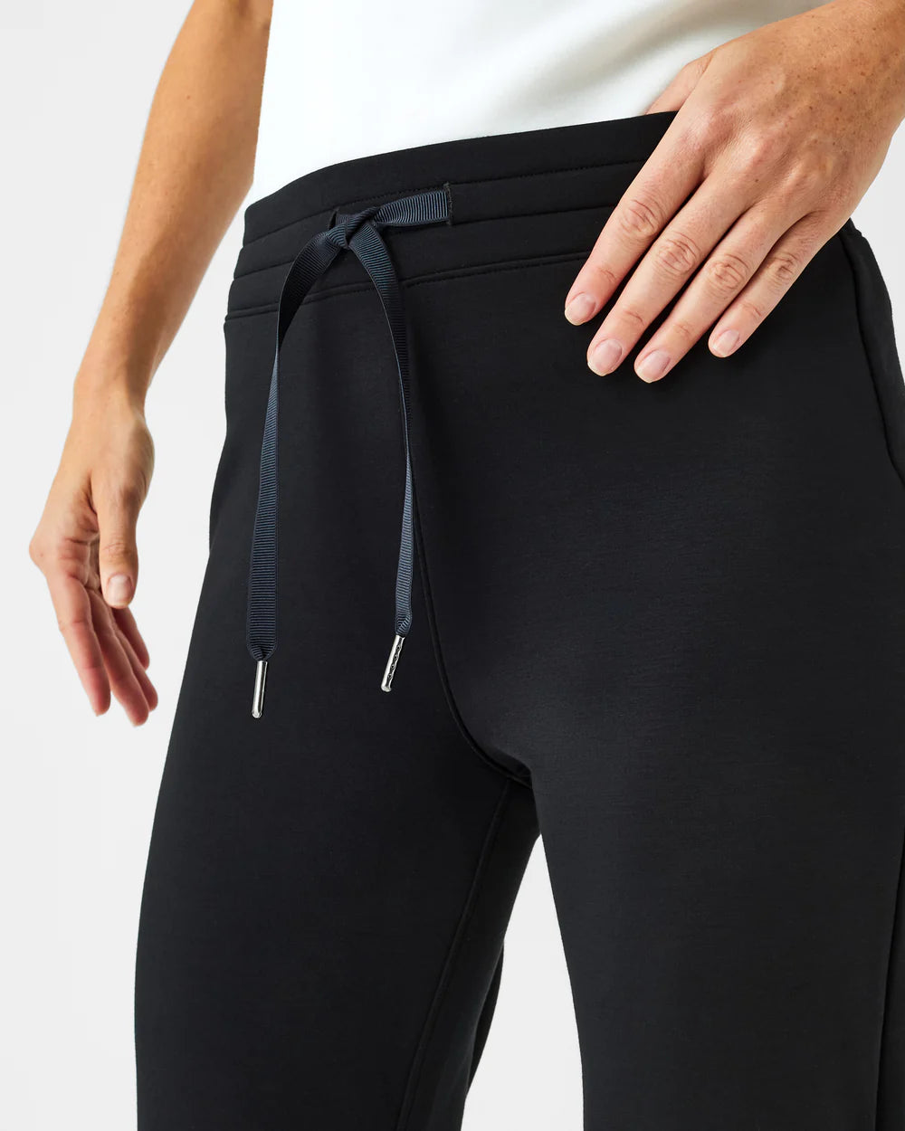 Air Essentials Tapered Pant - Very Black