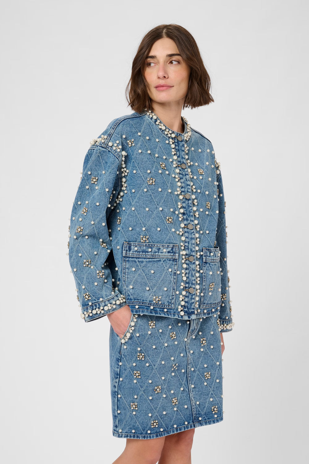 Alys Denim Jacket With Pearls - Light Blue Wash