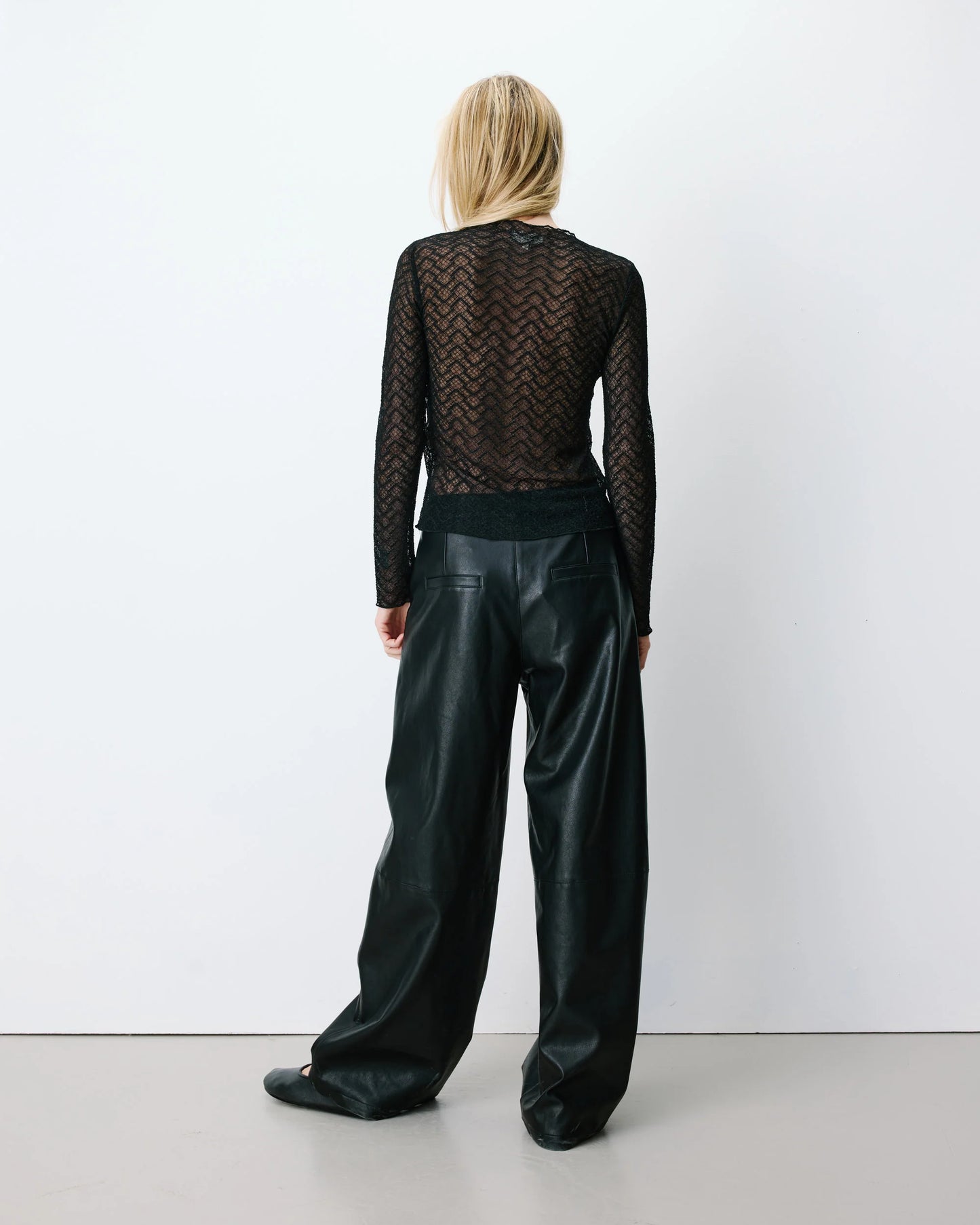 Aube Long-Sleeve Lace Top - Black