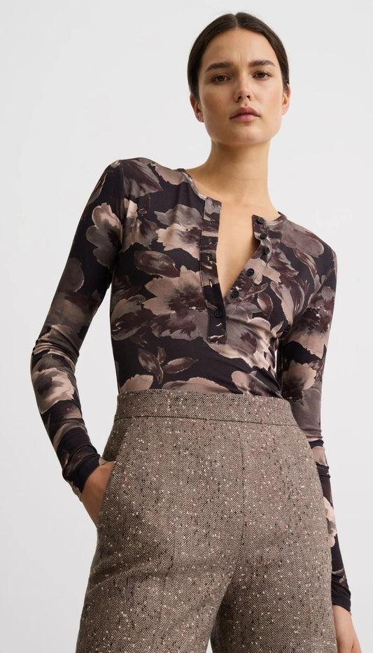 Scrunch Sleeve Henley Tee - Carbon Floral