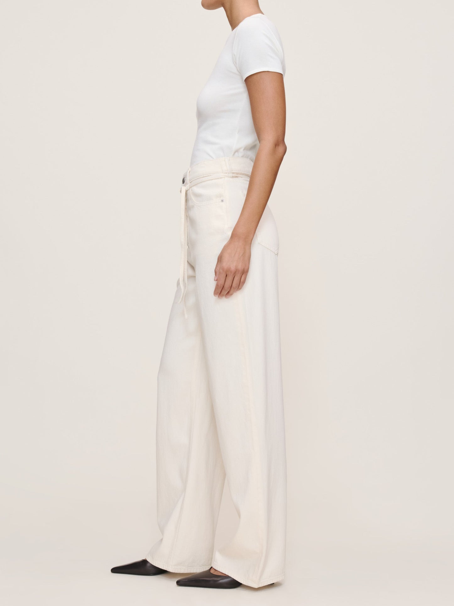 Casie Relaxed Wide Leg Mid Rise 31" Jeans - Crema