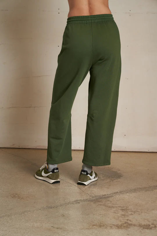 Fallon Fleece Barrel Sweatpant - Fern Green