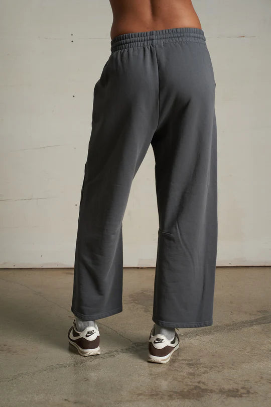Fallon Fleece Barrel Leg Sweatpant - Charcoal