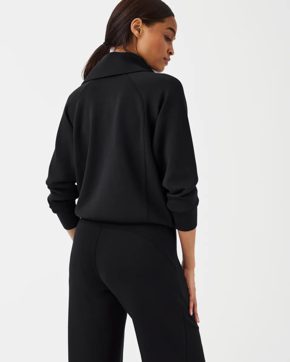 Air Essentials Half Zip - Very Black