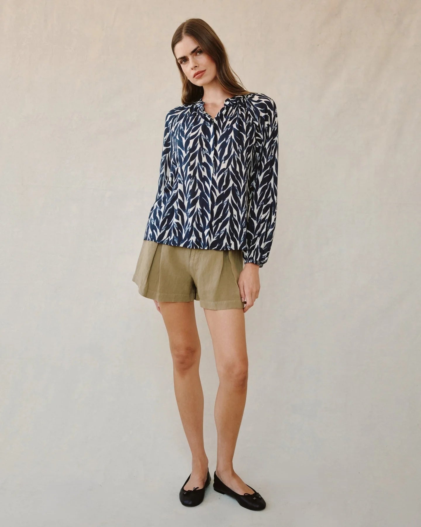 Long Sleeve Shirred Raglan Shirt - Navy Leaves Print