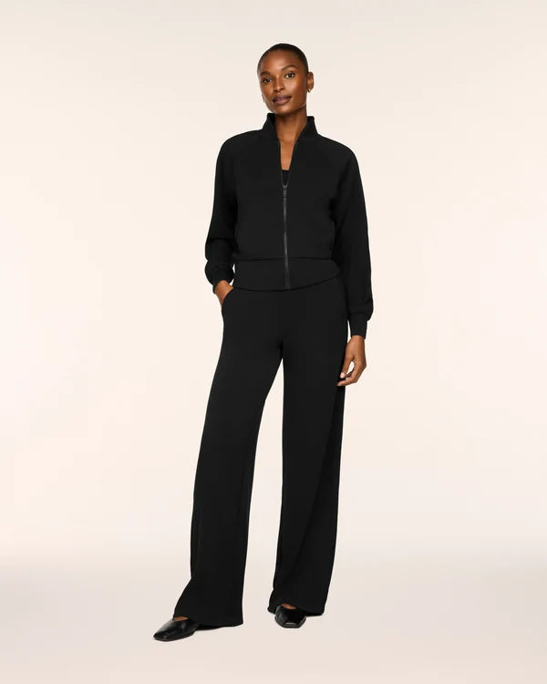 AirEssentials® Pintuck Wide Leg Pant - Very Black
