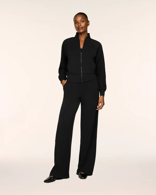 AirEssentials® Pintuck Wide Leg Pant - Very Black