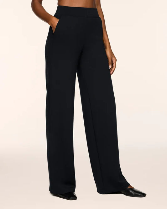AirEssentials® Pintuck Wide Leg Pant - Very Black