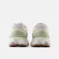 U9060AUC - Garter Snake with Pearl Grey