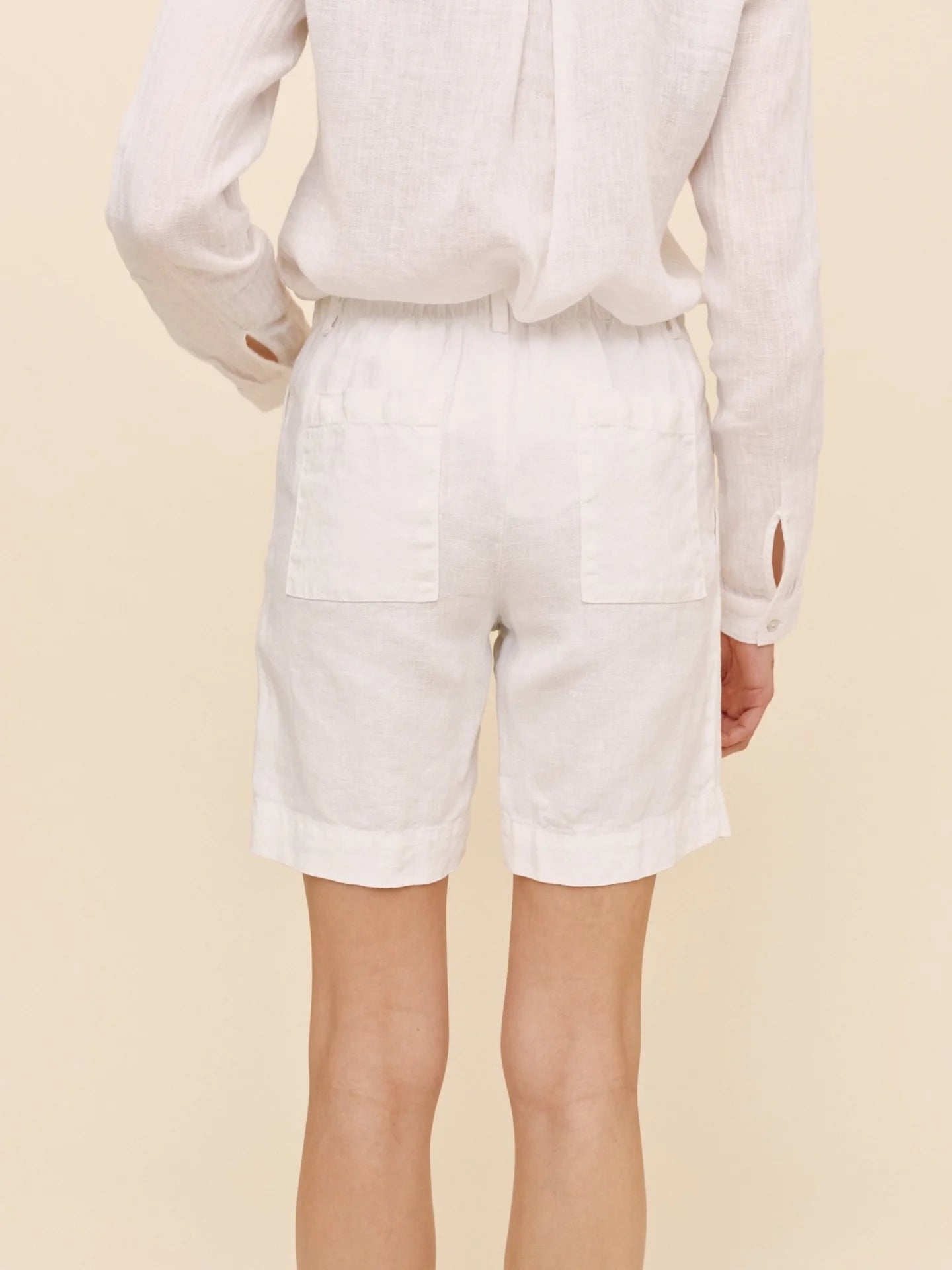 Pleated Bermuda - White
