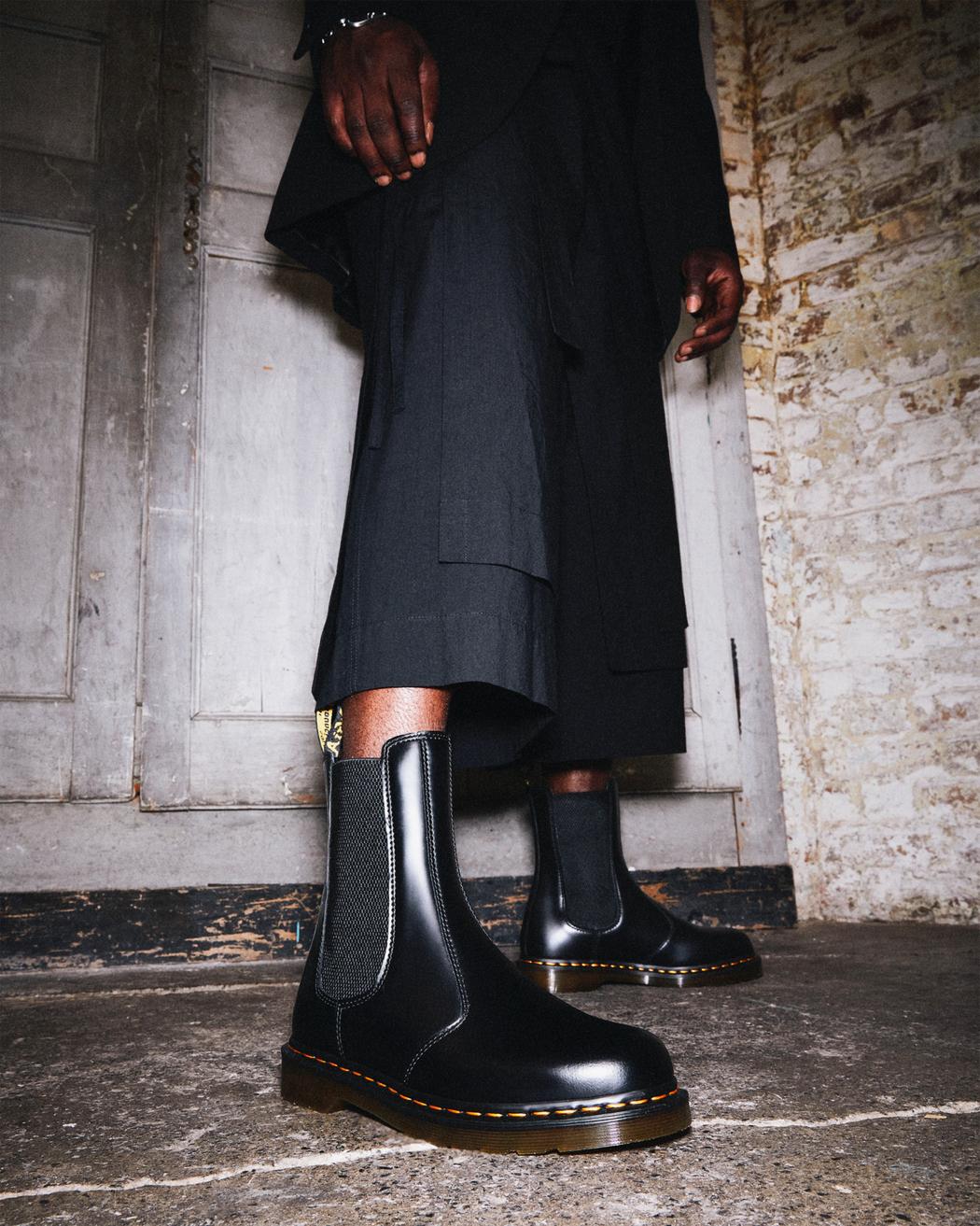2976 Hi Smooth Leather Chelsea Boots - Black